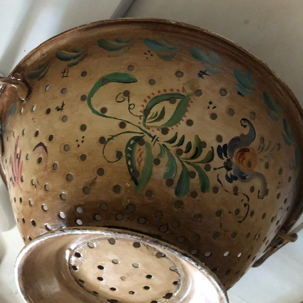 Farmhouse - Vintage Painted Colander-Folk Art - Picture 4 of 12